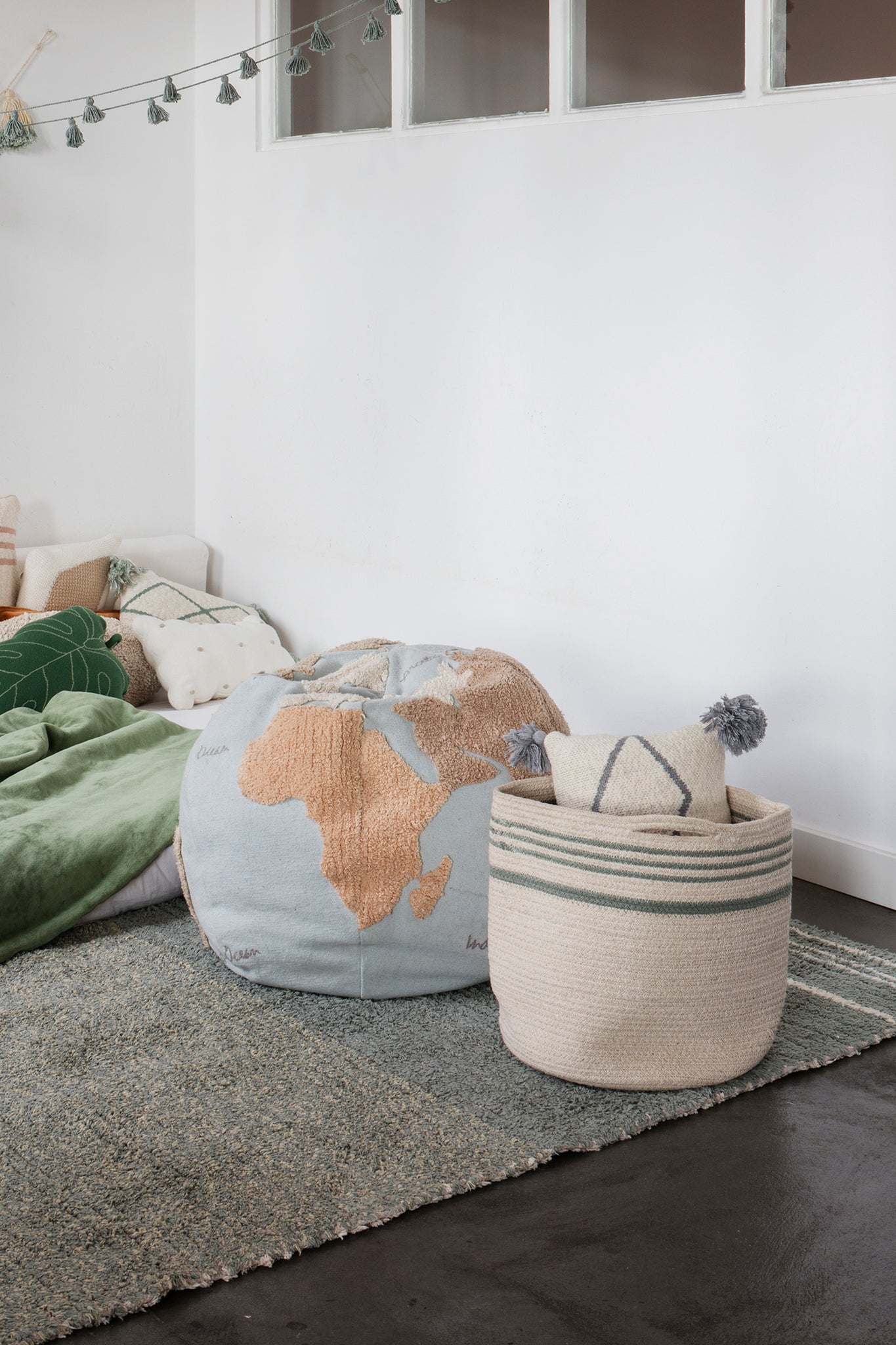 Pouf World Map